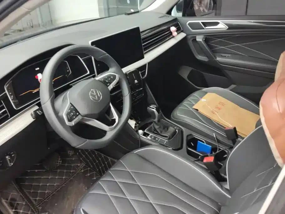 Tiguan L 2024 Outstanding Edition 300TSI Automatic 2WD Dragon Edition — миниатюра 12