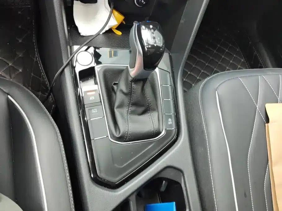 Tiguan L 2024 Outstanding Edition 300TSI Automatic 2WD Dragon Edition — миниатюра 16