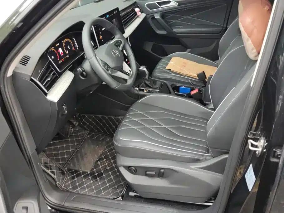 Tiguan L 2024 Outstanding Edition 300TSI Automatic 2WD Dragon Edition — миниатюра 9