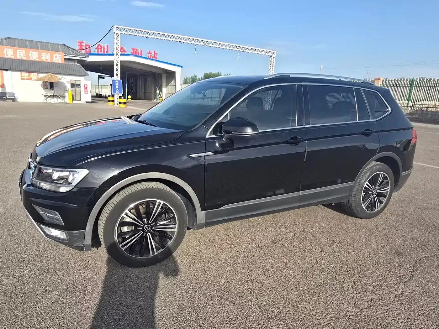 Tiguan L 2021 330TSI Automatic 2WD R-Line Flagship Edition — миниатюра 3