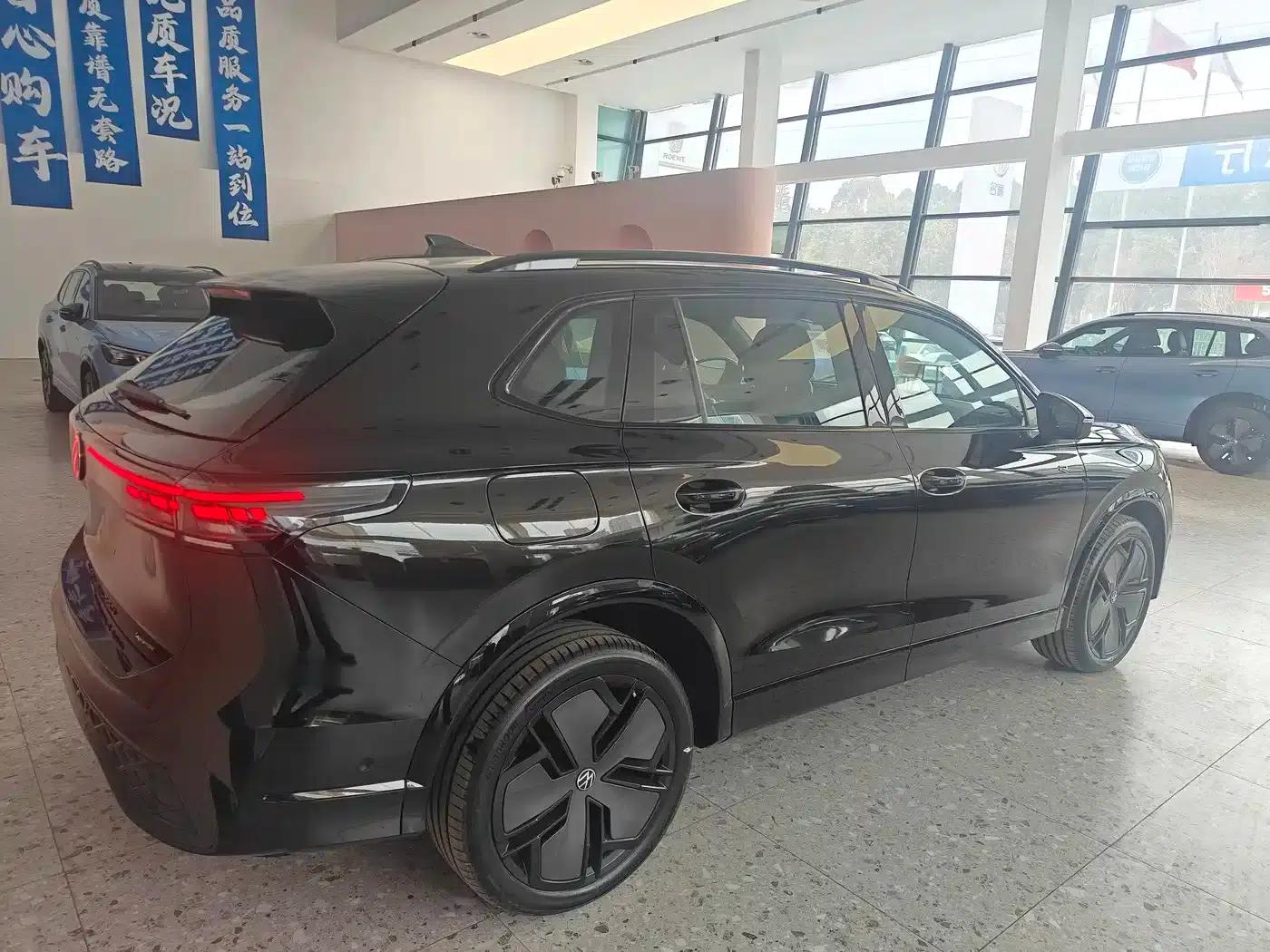 Tiguan L 2024 PRO 380TSI AWD R-Line Supreme Edition — миниатюра 11