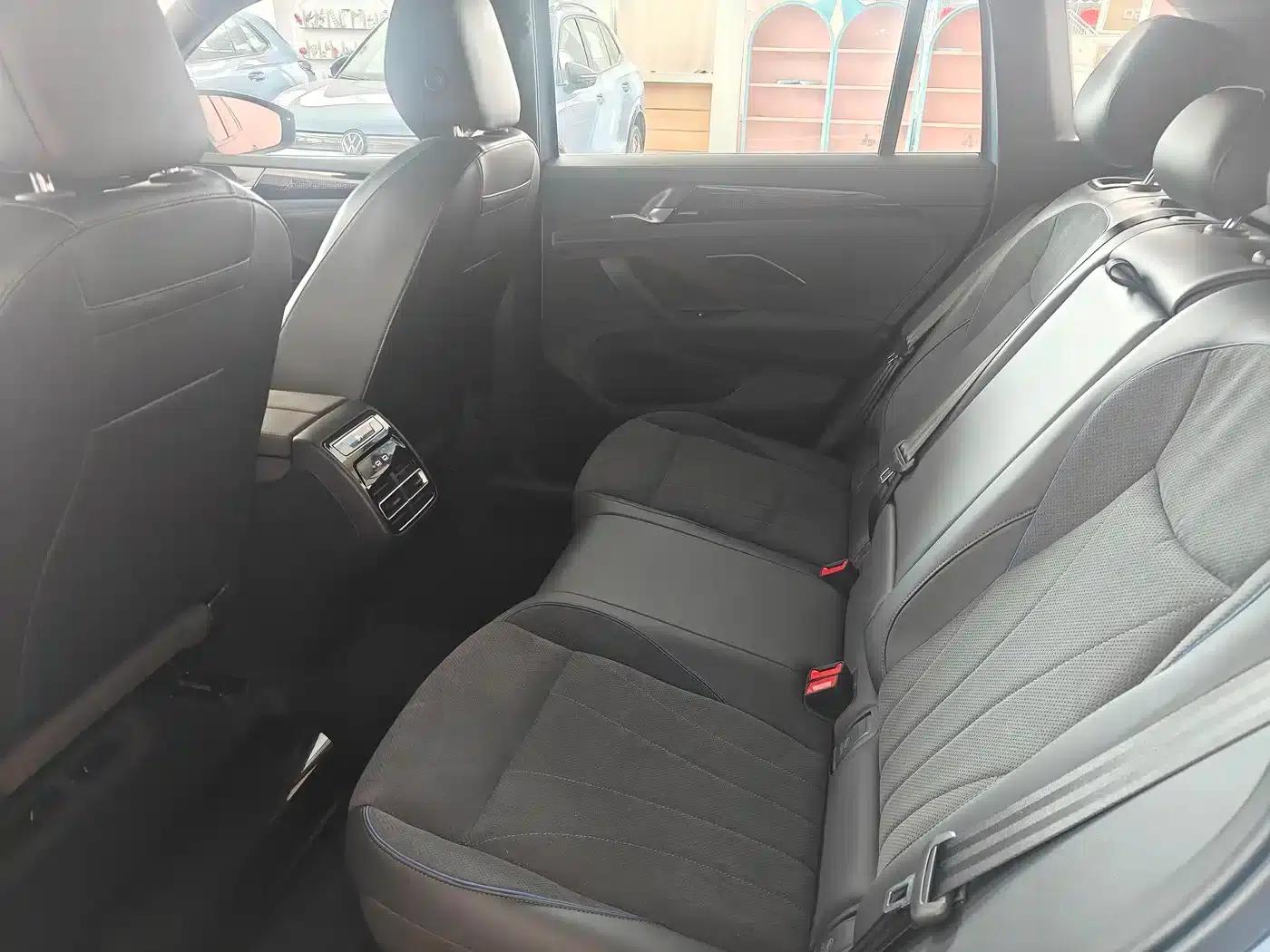 Tiguan L 2024 PRO 380TSI AWD R-Line Supreme Edition — миниатюра 8
