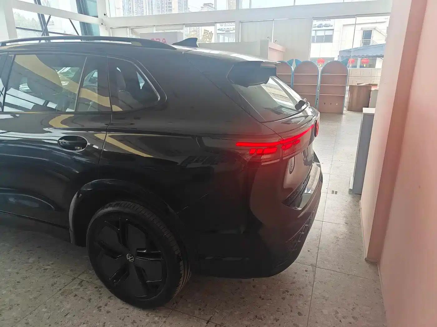 Tiguan L 2024 PRO 380TSI AWD R-Line Supreme Edition — миниатюра 9
