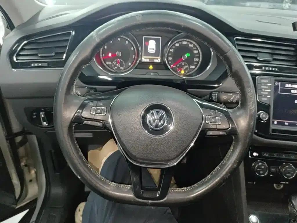 Tiguan L 2017 330TSI Automatic 2WD Luxury Edition — миниатюра 11