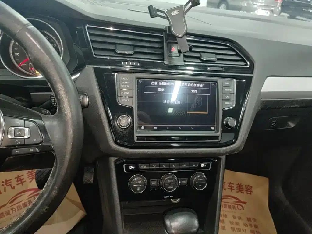Tiguan L 2017 330TSI Automatic 2WD Luxury Edition — миниатюра 13