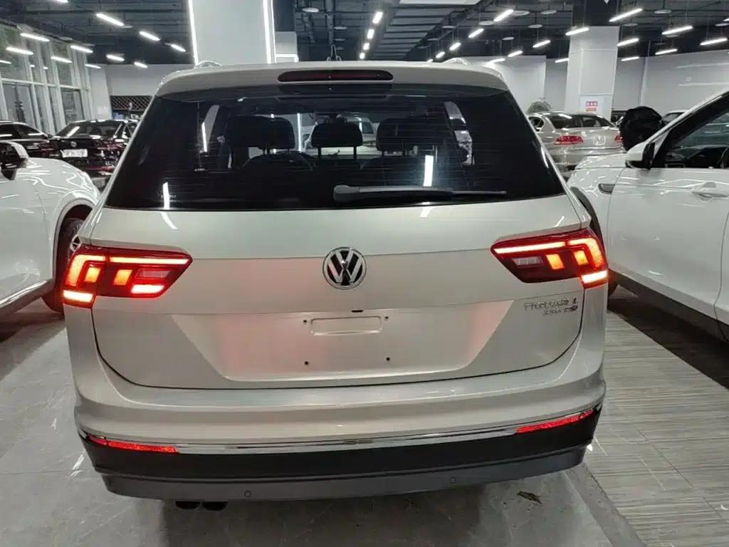 Tiguan L 2017 330TSI Automatic 2WD Luxury Edition — миниатюра 6