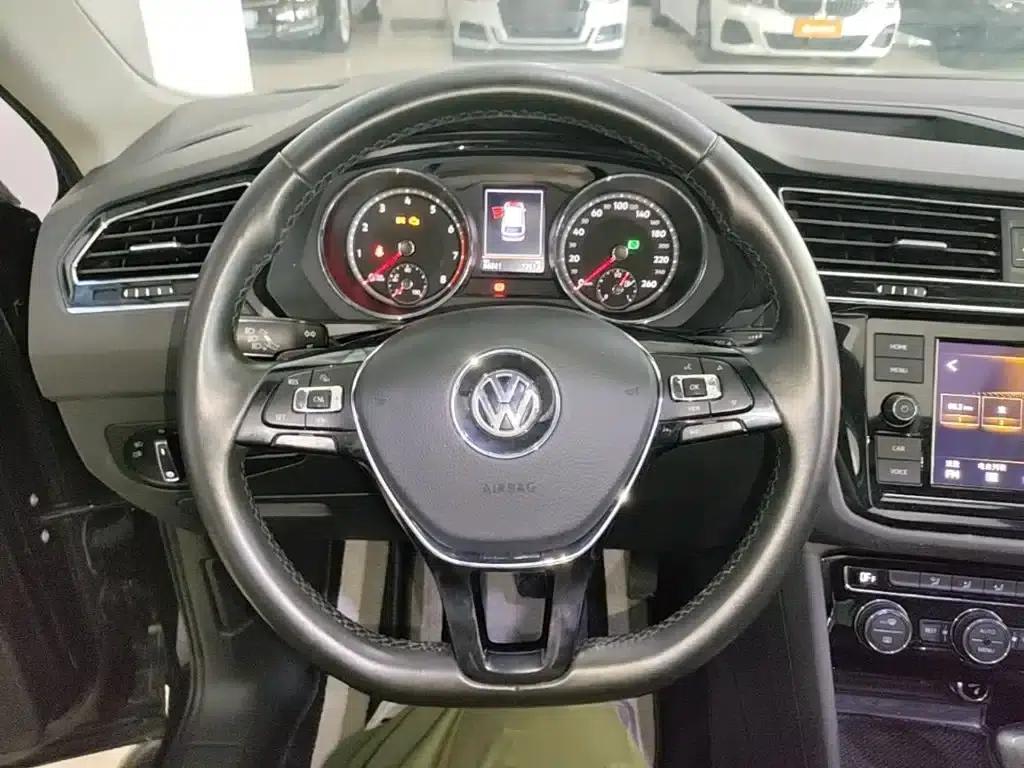 Tiguan L 2019 330TSI Automatic 2WD Panoramic Comfort Edition (National V Emission Standard) — миниатюра 11