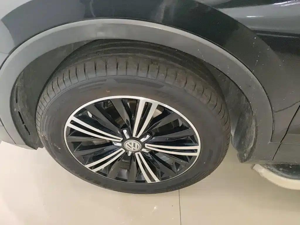 Tiguan L 2019 330TSI Automatic 2WD Panoramic Comfort Edition (National V Emission Standard) — миниатюра 23