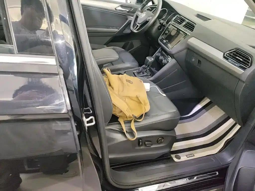 Tiguan L 2019 330TSI Automatic 2WD Panoramic Comfort Edition (National V Emission Standard) — миниатюра 25