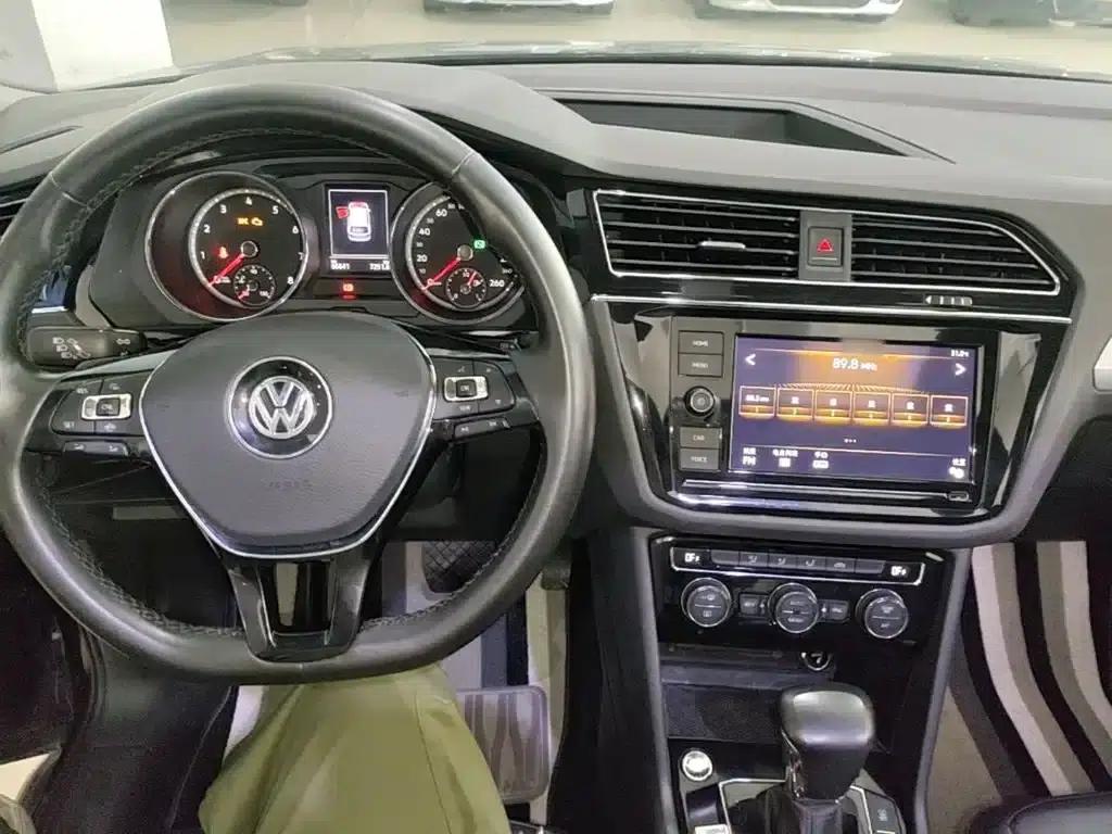 Tiguan L 2019 330TSI Automatic 2WD Panoramic Comfort Edition (National V Emission Standard) — миниатюра 10