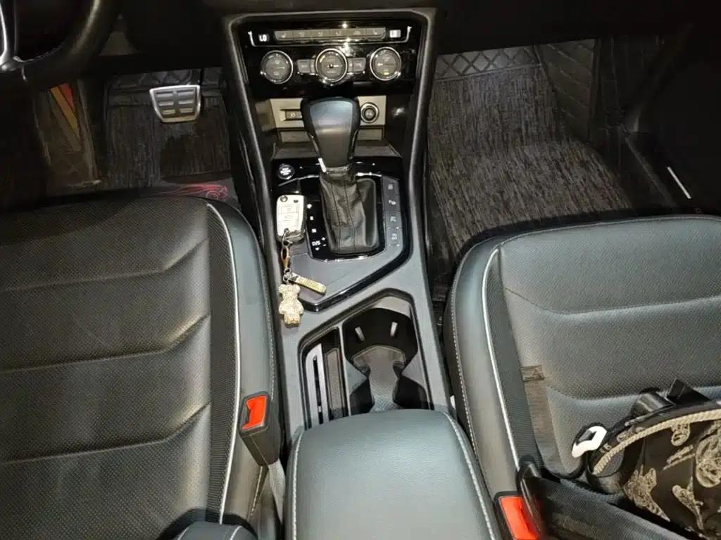 Tiguan L 2020 330TSI Automatic 2WD R-Line Flagship Edition (China VI Emission Standard) — миниатюра 14