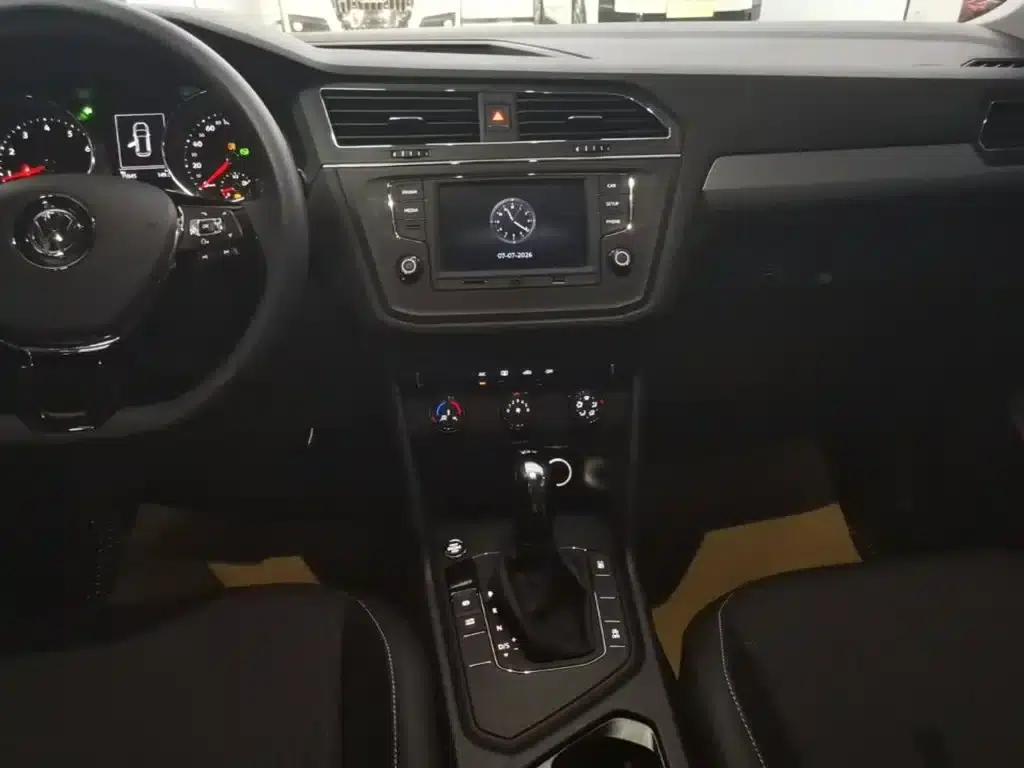 Tiguan L 2018 330TSI Automatic 2WD Fashion Edition — миниатюра 13