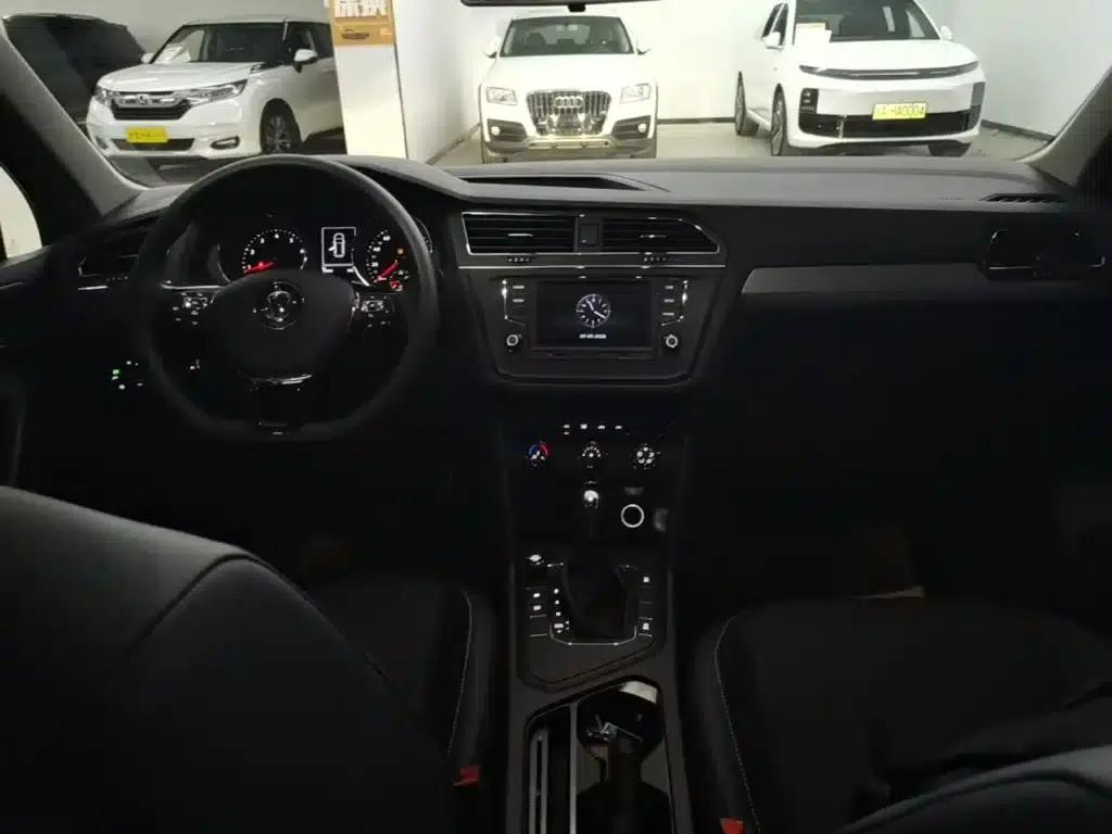 Tiguan L 2018 330TSI Automatic 2WD Fashion Edition — миниатюра 10