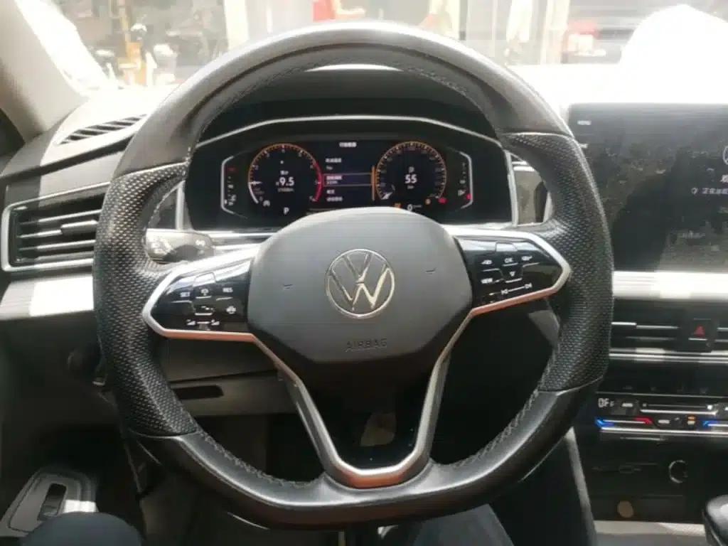 Tiguan L 2022 330TSI Automatic 2WD Smart Edition — миниатюра 11