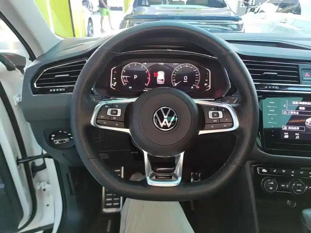 Tiguan L 2021 330TSI Automatic 2WD R-Line Flagship Edition — миниатюра 11