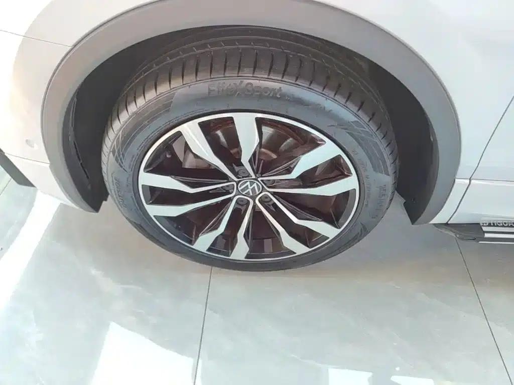Tiguan L 2021 330TSI Automatic 2WD R-Line Flagship Edition — миниатюра 23