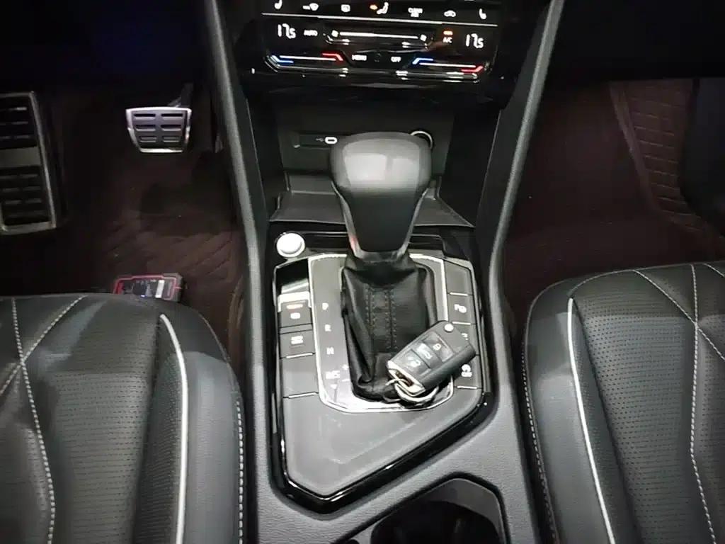 Tiguan L 2022 330TSI Automatic 2WD R-Line Premium Edition — миниатюра 14