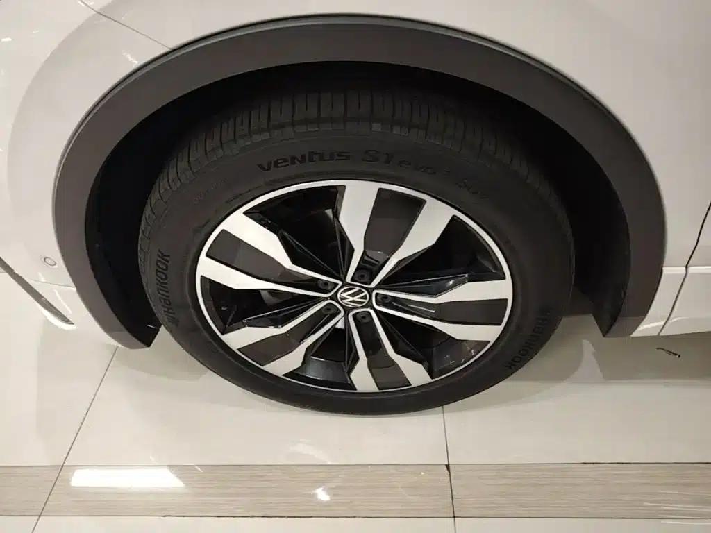 Tiguan L 2022 330TSI Automatic 2WD R-Line Premium Edition — миниатюра 23