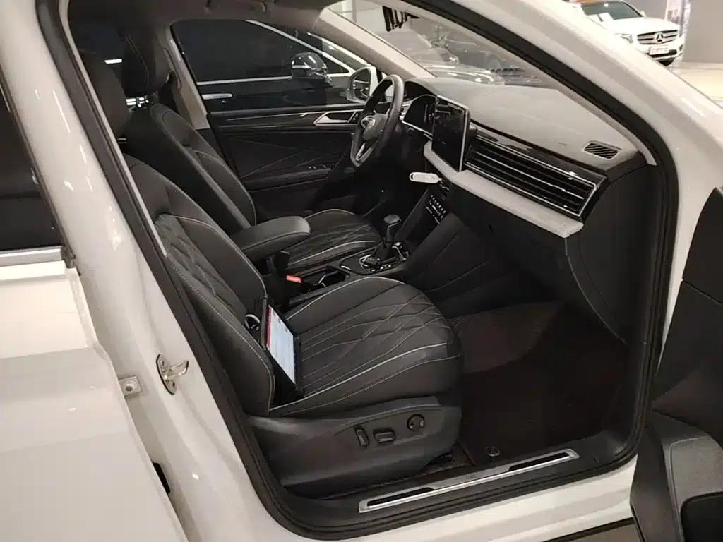 Tiguan L 2022 330TSI Automatic 2WD R-Line Premium Edition — миниатюра 25