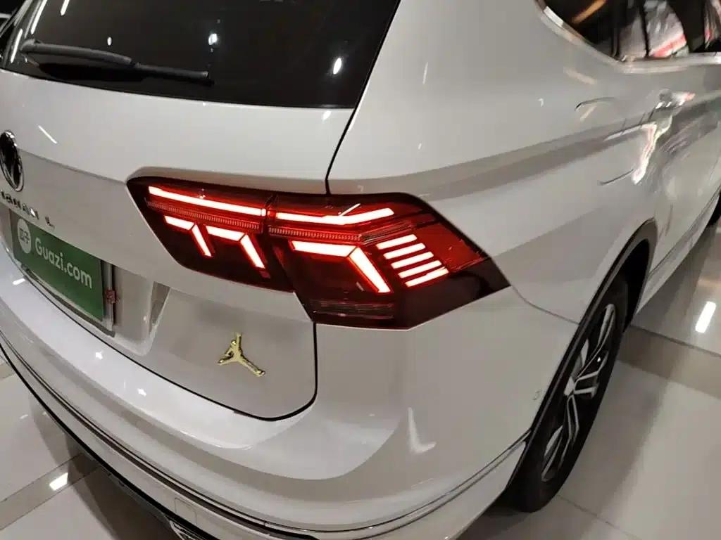 Tiguan L 2022 330TSI Automatic 2WD R-Line Premium Edition — миниатюра 8