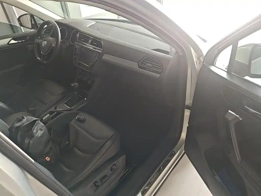 Tiguan L 2017 330TSI Automatic 2WD Luxury Edition — миниатюра 11