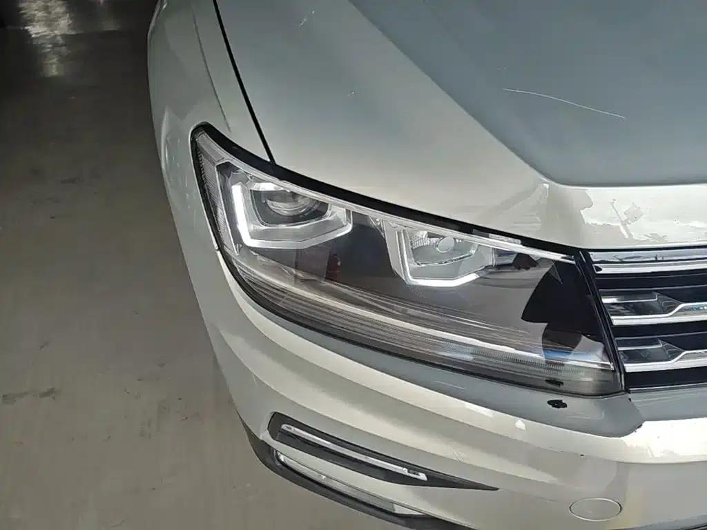 Tiguan L 2017 330TSI Automatic 2WD Luxury Edition — миниатюра 13