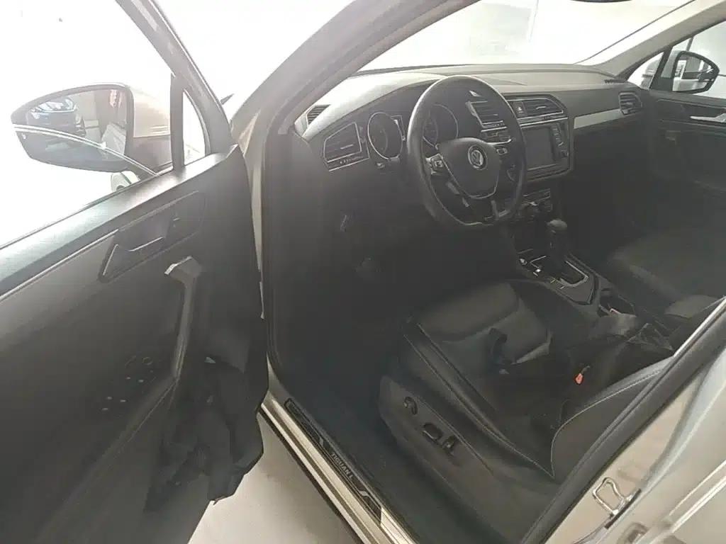 Tiguan L 2017 330TSI Automatic 2WD Luxury Edition — миниатюра 23