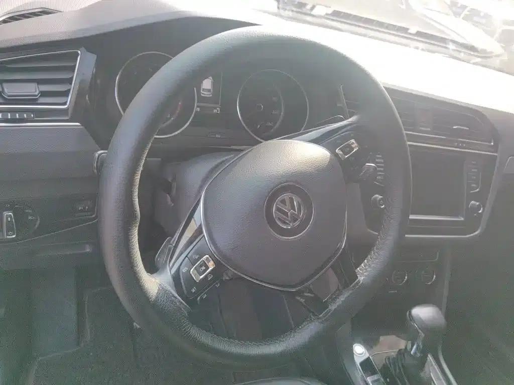 Tiguan L 2018 330TSI Automatic 2WD Luxury Edition — миниатюра 3