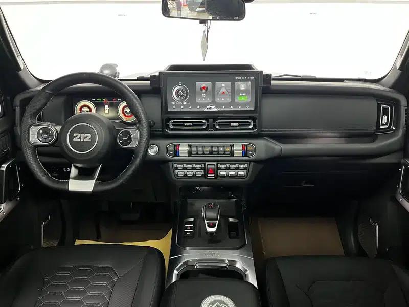 212 T01 2024 Explorer 2.0T — миниатюра 11