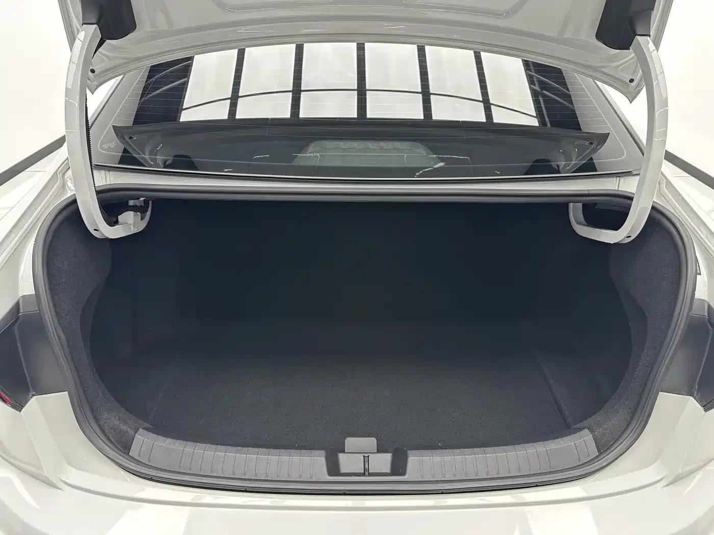 2023 Volkswagen Sagitar 280TSI DSG Super Edition — миниатюра 17