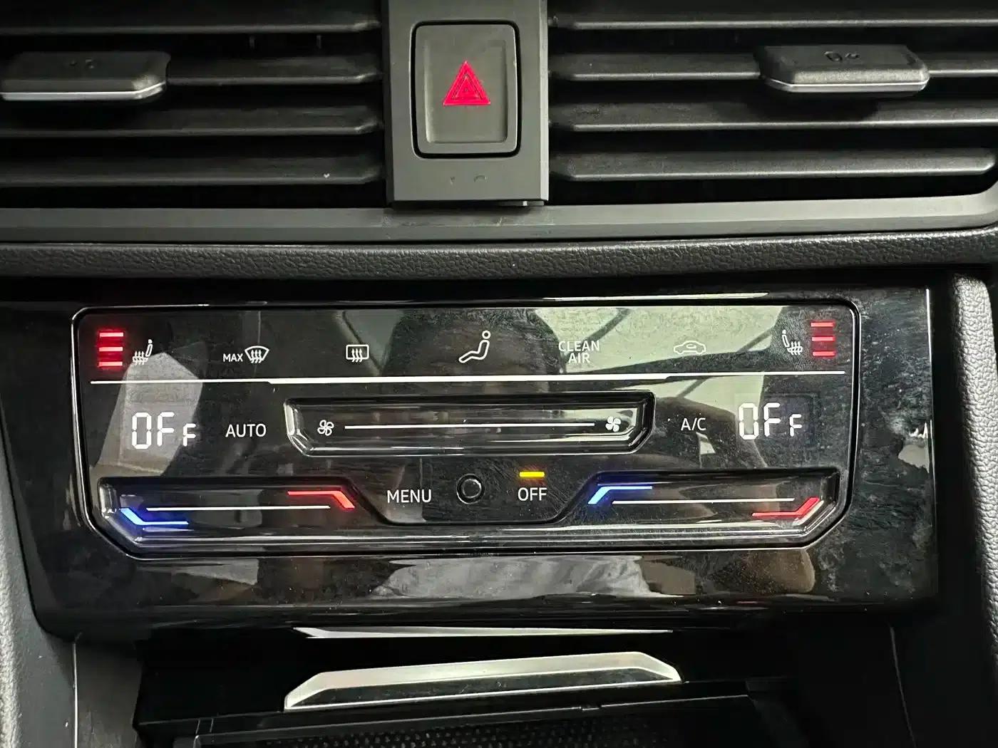 2021 Volkswagen Sagitar 280TSI DSG Luxury Intelligent Edition — миниатюра 14