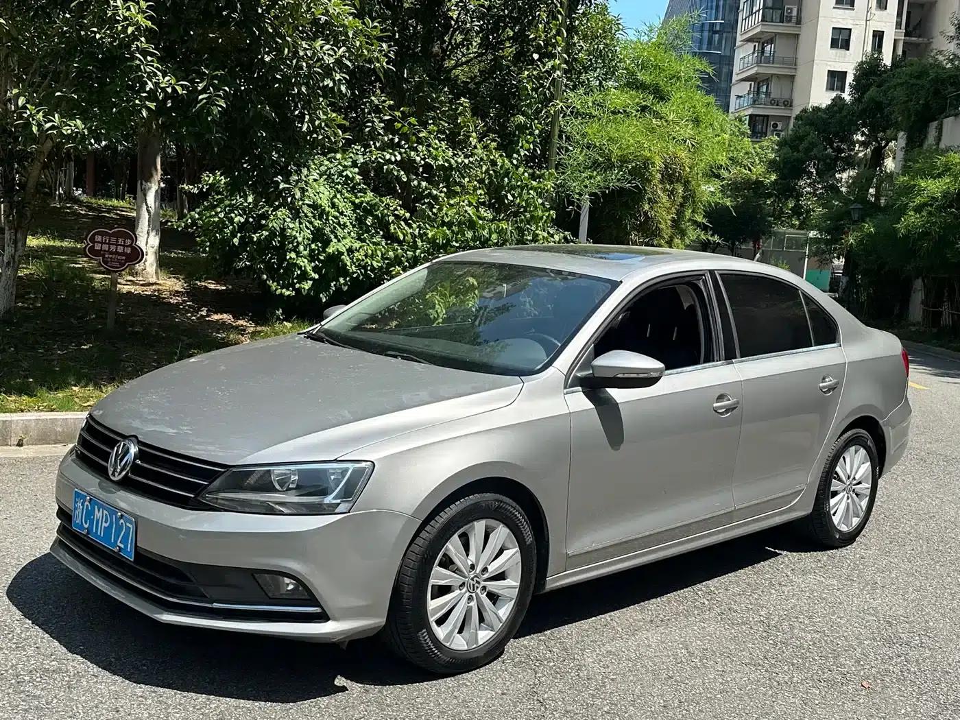 2015 Volkswagen Sagitar 230TSI Automatic Comfort Model — миниатюра 1