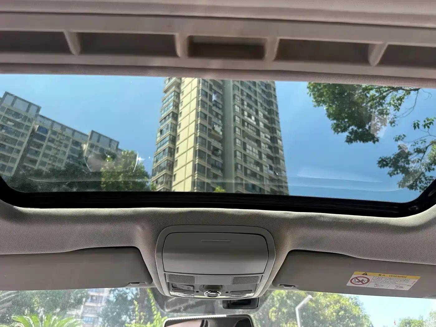 2015 Volkswagen Sagitar 230TSI Automatic Comfort Model — миниатюра 13