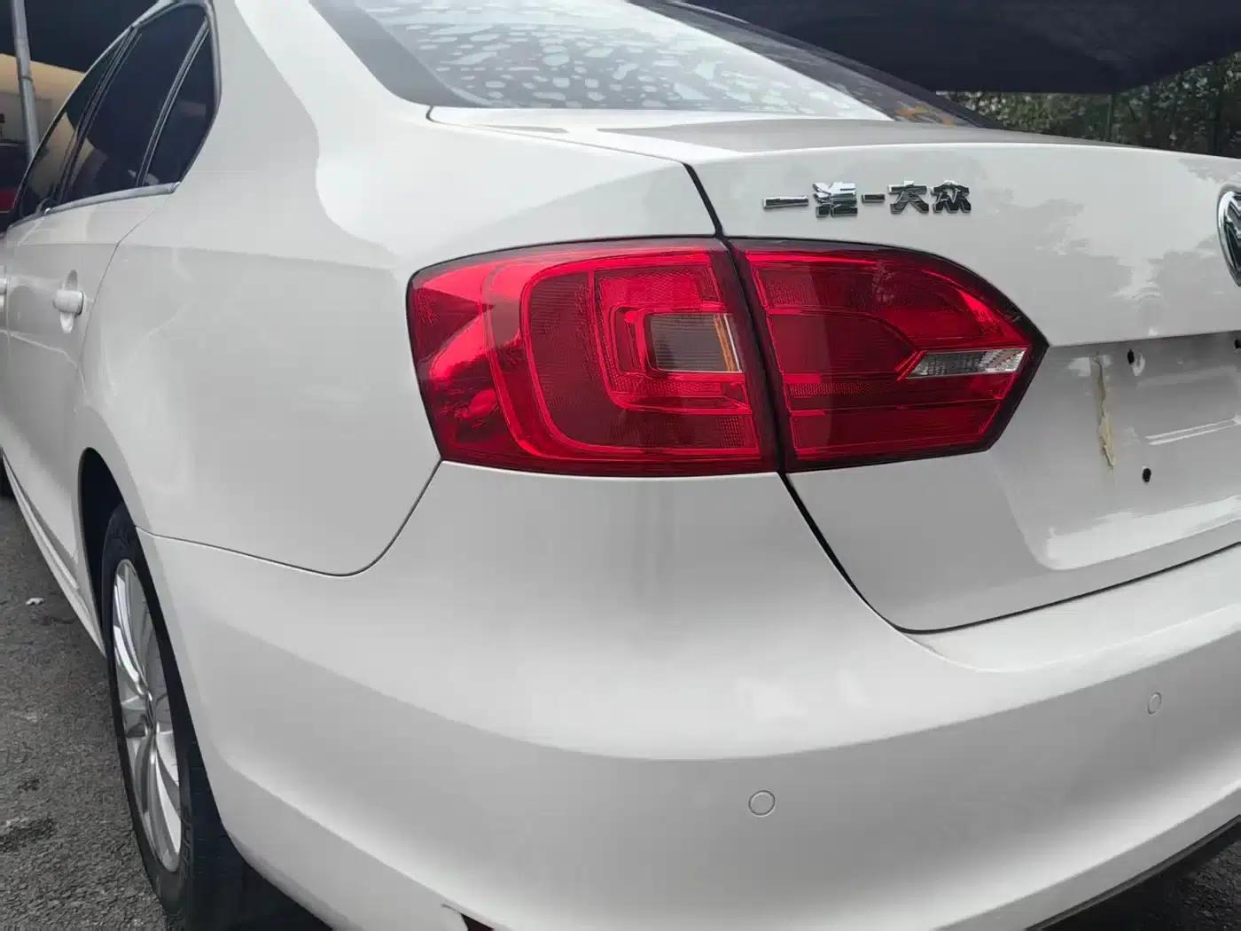 2014 Volkswagen Sagitar Facelift 1.6L Automatic Comfort Model — миниатюра 13
