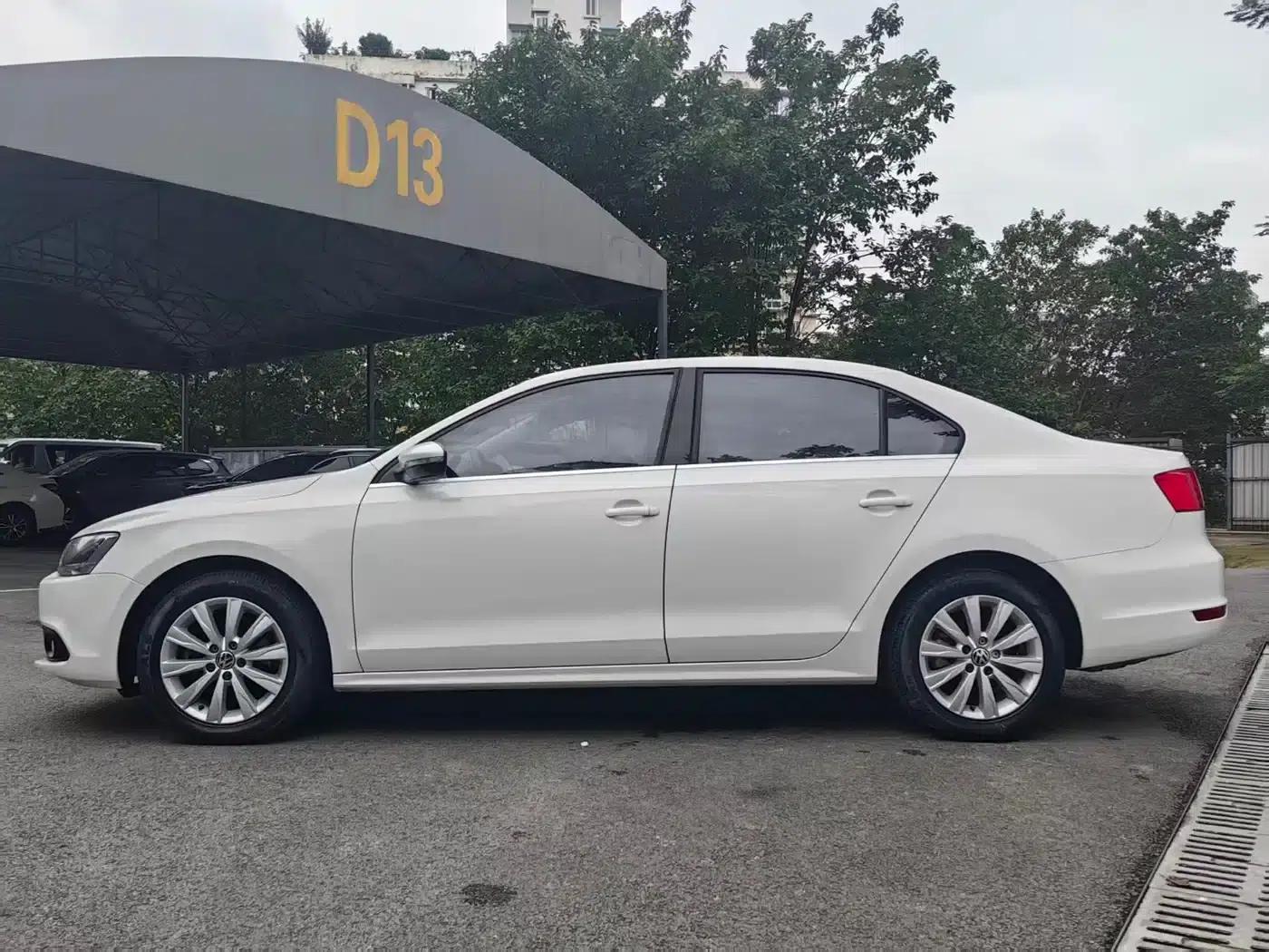 2014 Volkswagen Sagitar Facelift 1.6L Automatic Comfort Model — миниатюра 7