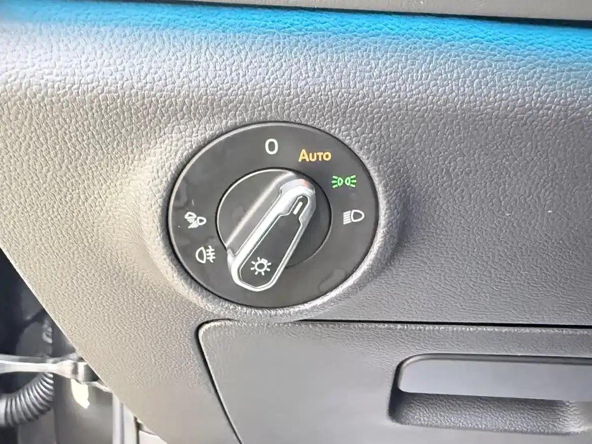2023 Volkswagen Sagitar 280TSI DSG Beyond Plus Edition — миниатюра 11