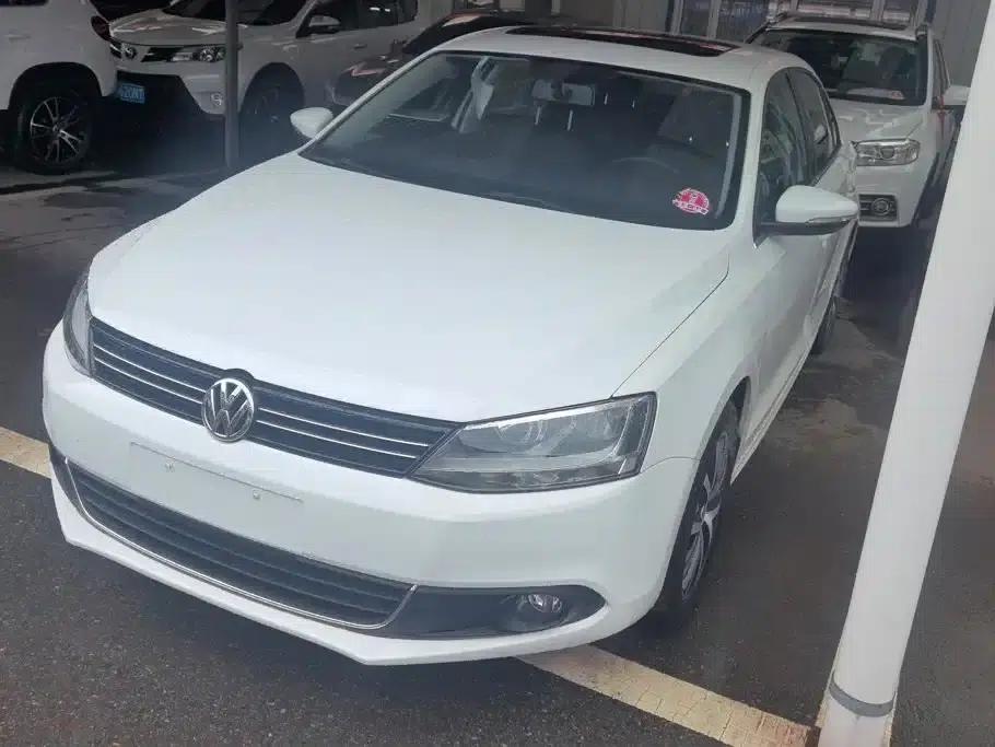 2012 Volkswagen Sagitar 1.6L Automatic Comfort Model — миниатюра 1