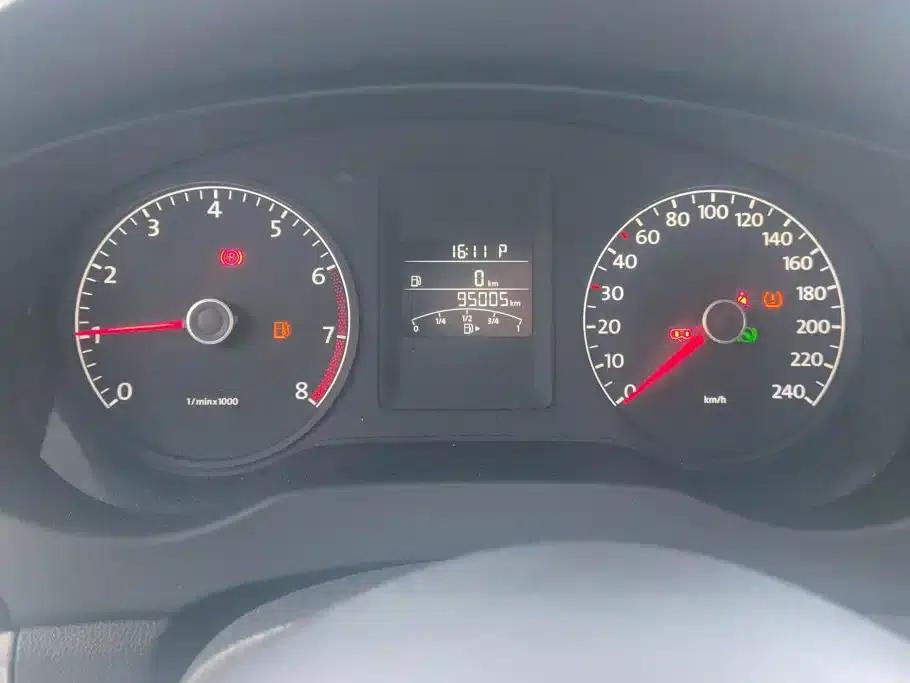 2012 Volkswagen Sagitar 1.6L Automatic Comfort Model — миниатюра 14