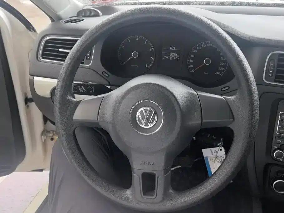 2012 Volkswagen Sagitar 1.6L Automatic Comfort Model — миниатюра 15