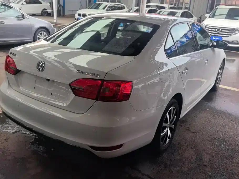 2012 Volkswagen Sagitar 1.6L Automatic Comfort Model — миниатюра 3