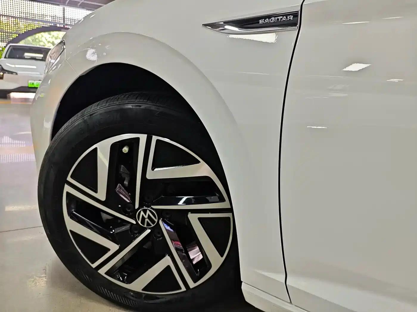2023 Volkswagen Sagitar 300TSI DSG Flying Edition — миниатюра 15