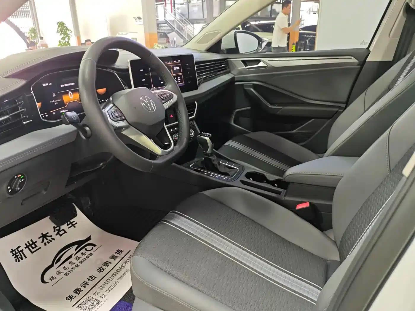 2023 Volkswagen Sagitar 300TSI DSG Flying Edition — миниатюра 6