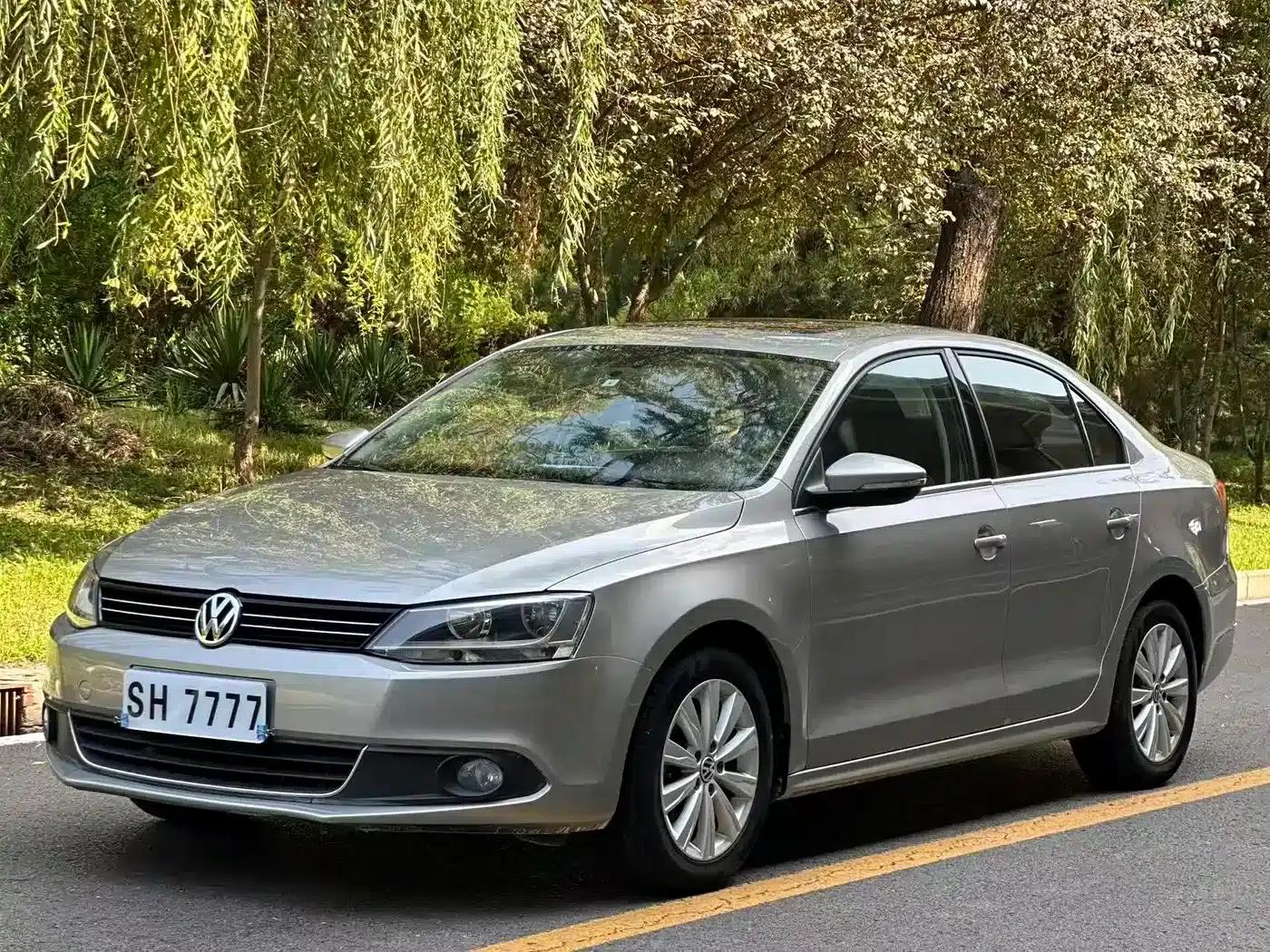 2014 Volkswagen Sagitar Facelift 1.6L Automatic Comfort Model — миниатюра 1