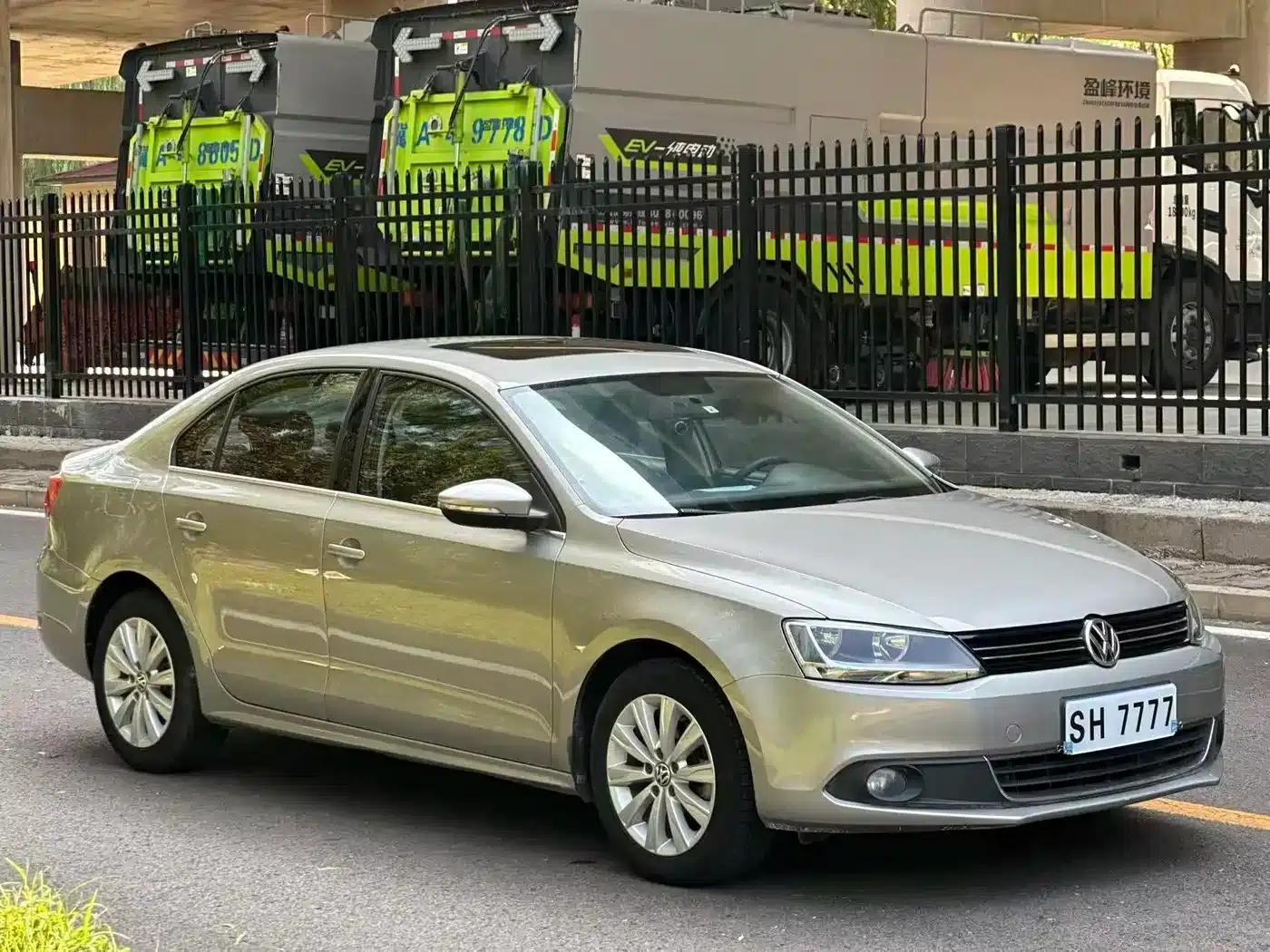 2014 Volkswagen Sagitar Facelift 1.6L Automatic Comfort Model — миниатюра 7
