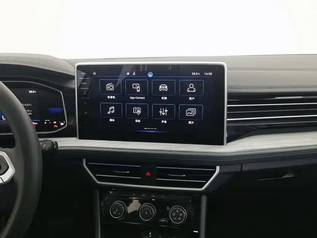 2023 Volkswagen Sagitar 300TSI DSG Super Edition — миниатюра 12