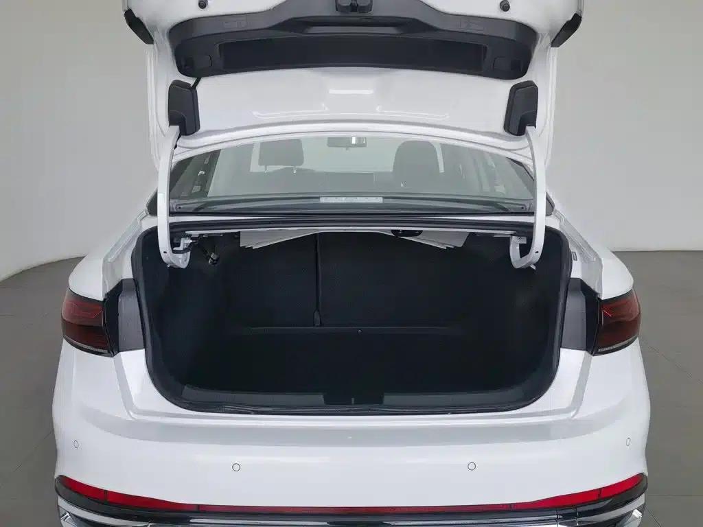 2023 Volkswagen Sagitar 300TSI DSG Super Edition — миниатюра 16