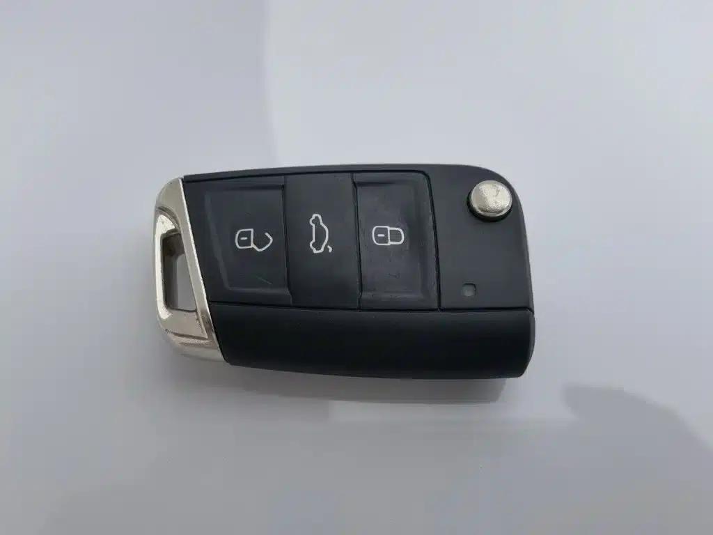 2023 Volkswagen Sagitar 300TSI DSG Super Edition — миниатюра 19