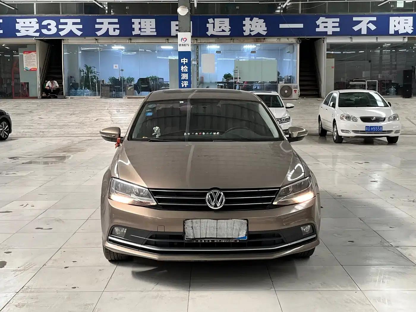 2015 Volkswagen Sagitar 1.6L Automatic Comfort Model — миниатюра 2