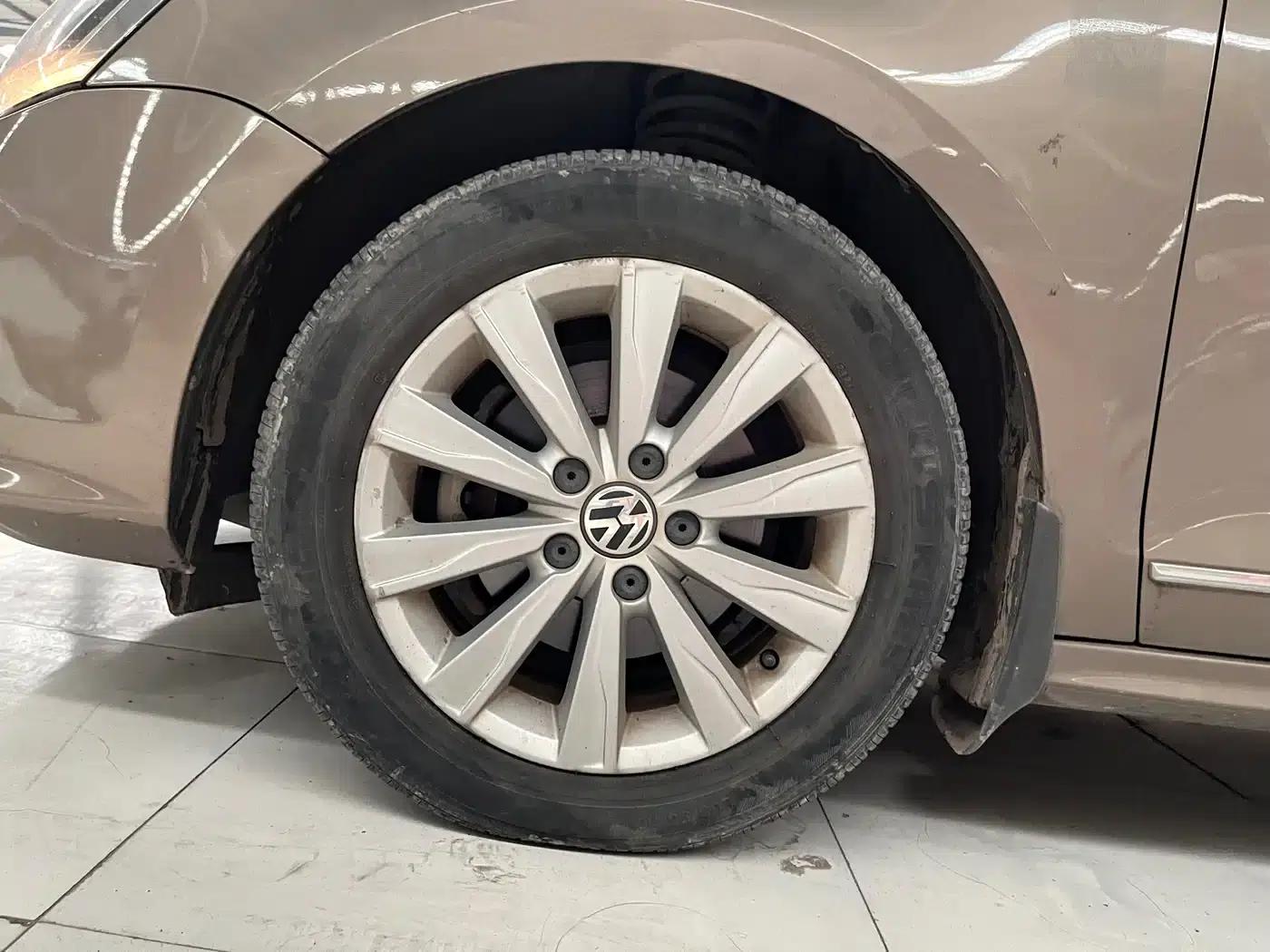 2015 Volkswagen Sagitar 1.6L Automatic Comfort Model — миниатюра 11