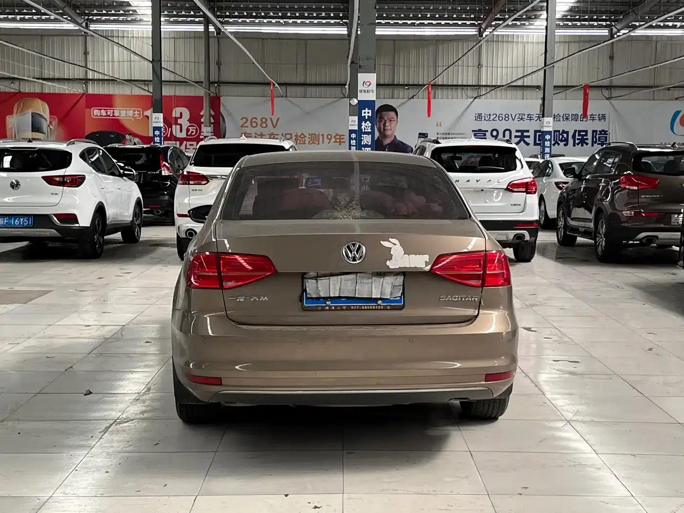 2015 Volkswagen Sagitar 1.6L Automatic Comfort Model — миниатюра 13